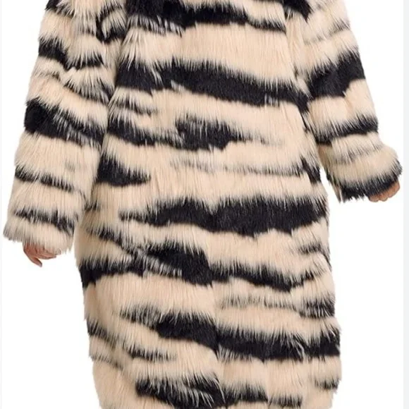 NWT UGG Outerwear Koko Oversized Faux Fur Coat Size Medium Large